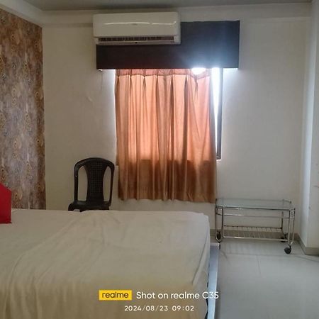 Hotel Paradise -Ahmedabad Eksteriør bilde