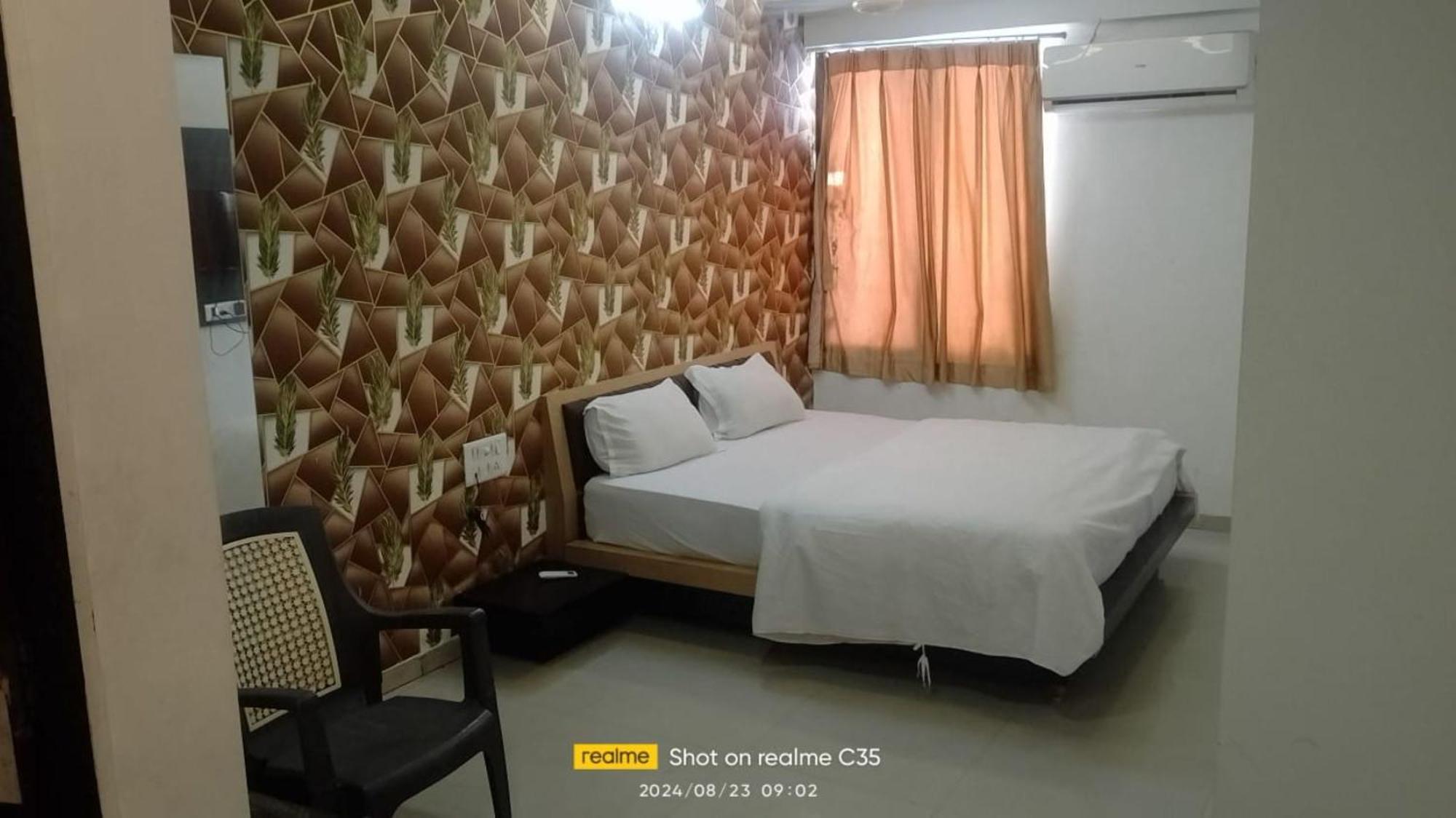 Hotel Paradise -Ahmedabad Eksteriør bilde