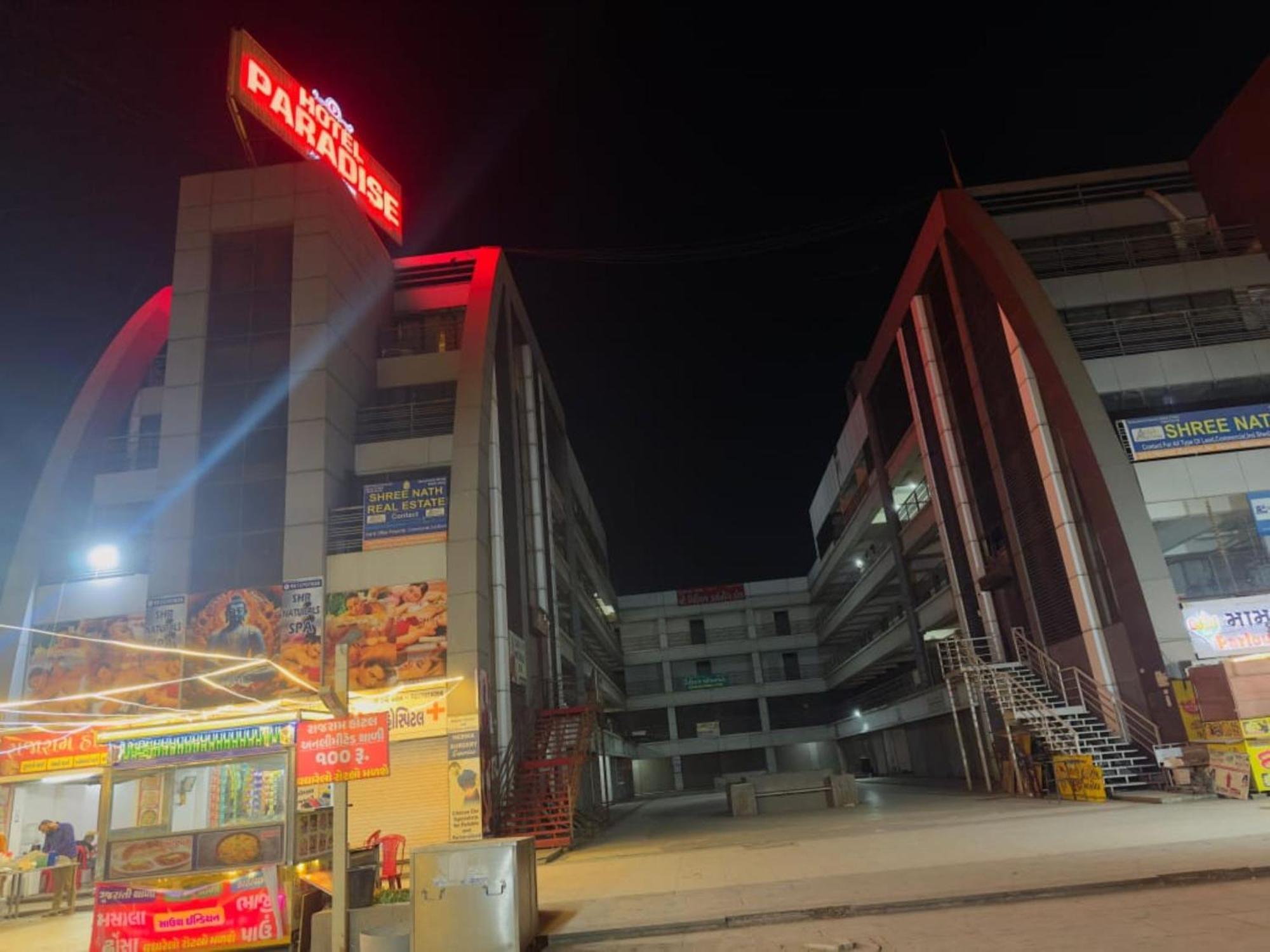 Hotel Paradise -Ahmedabad Eksteriør bilde
