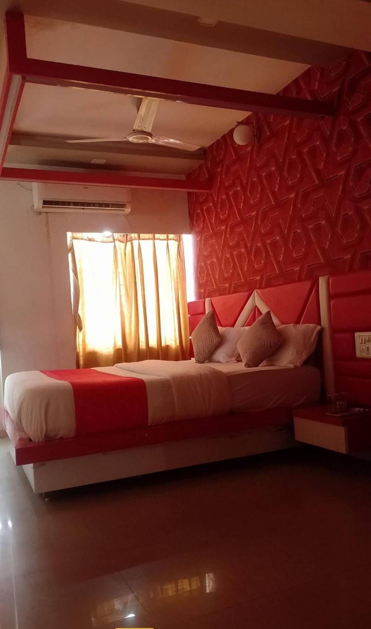 Hotel Paradise -Ahmedabad Eksteriør bilde